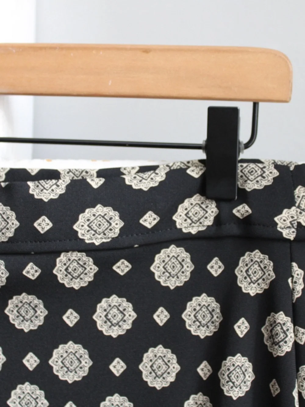 Liz Claiborne Vintage Y2K Black and Cream Floral Maxi Skirt Size Small Reworked - Picture 6 of 6